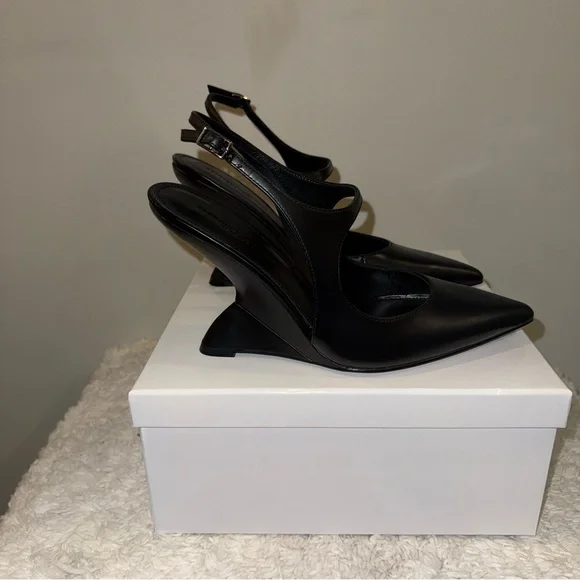 Brandon Blackwood Elegant Black Wedges - Picture 5 of 10